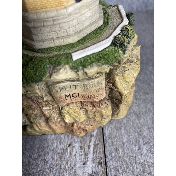 HARBOUR LIGHTS LIGHTHOUSE SPLIT ROCK, MINNESOTA--COMM. STAMP SERIES - Picture 5 of 8